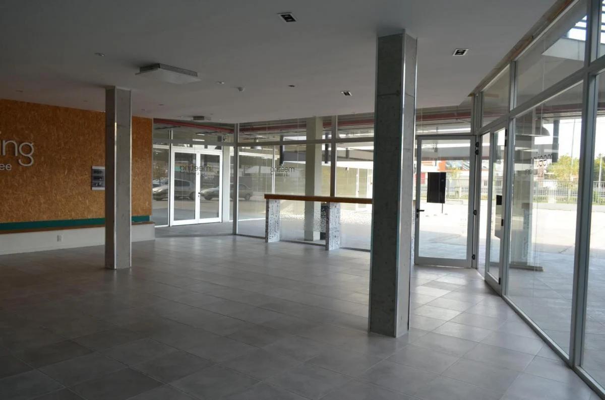 Foto de FINANCIACION - EXCELENTE LOCAL 114 MTS - PILAR - Panam. km. 57, imagen 5