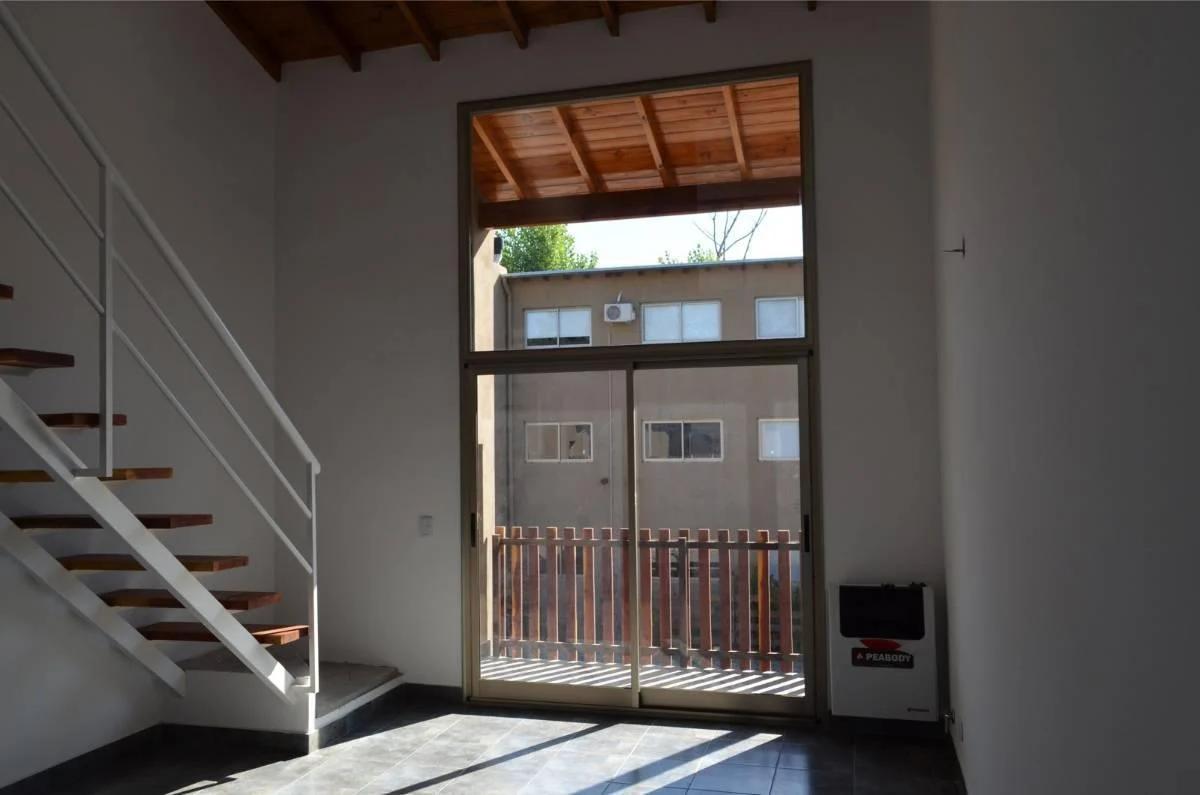 Foto de Departamento Apto Credito Duplex 2 Amb, con balcon Parrilla y Cochera, imagen 2