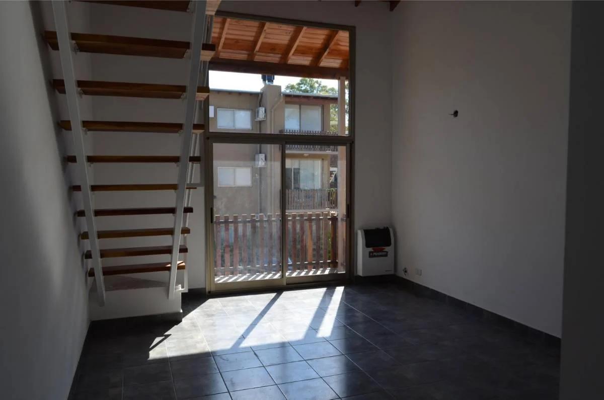 Foto de Departamento Apto Credito Duplex 2 Amb, con balcon Parrilla y Cochera, imagen 4