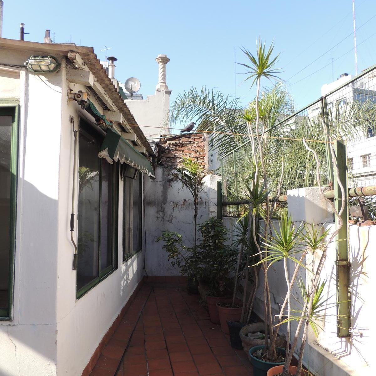 Departamento con balcón terraza de 90 metros