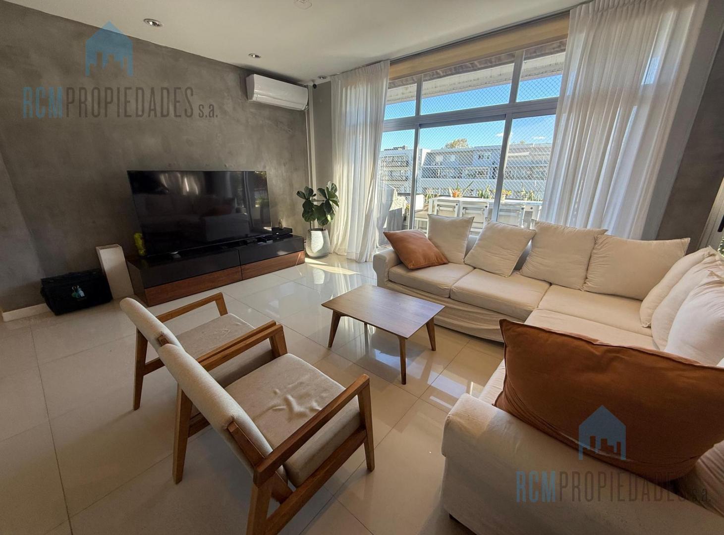 Foto de Venta Departamento 5 Ambientes en Coghlan, imagen 1