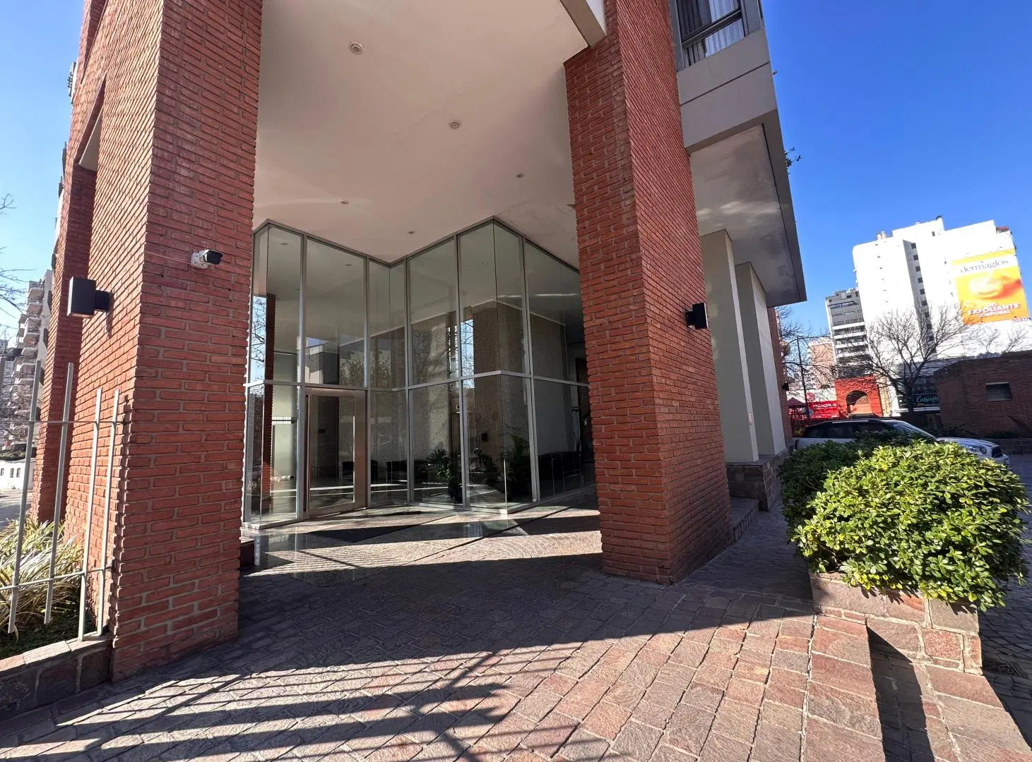 Excelente 3 ambientes con Cochera Fija y Baulera en Torre con amenities 5