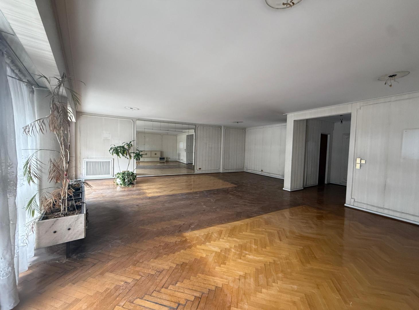 Departamento Venta 5 Ambientes Recoleta Barrio Norte Cochera Luminoso