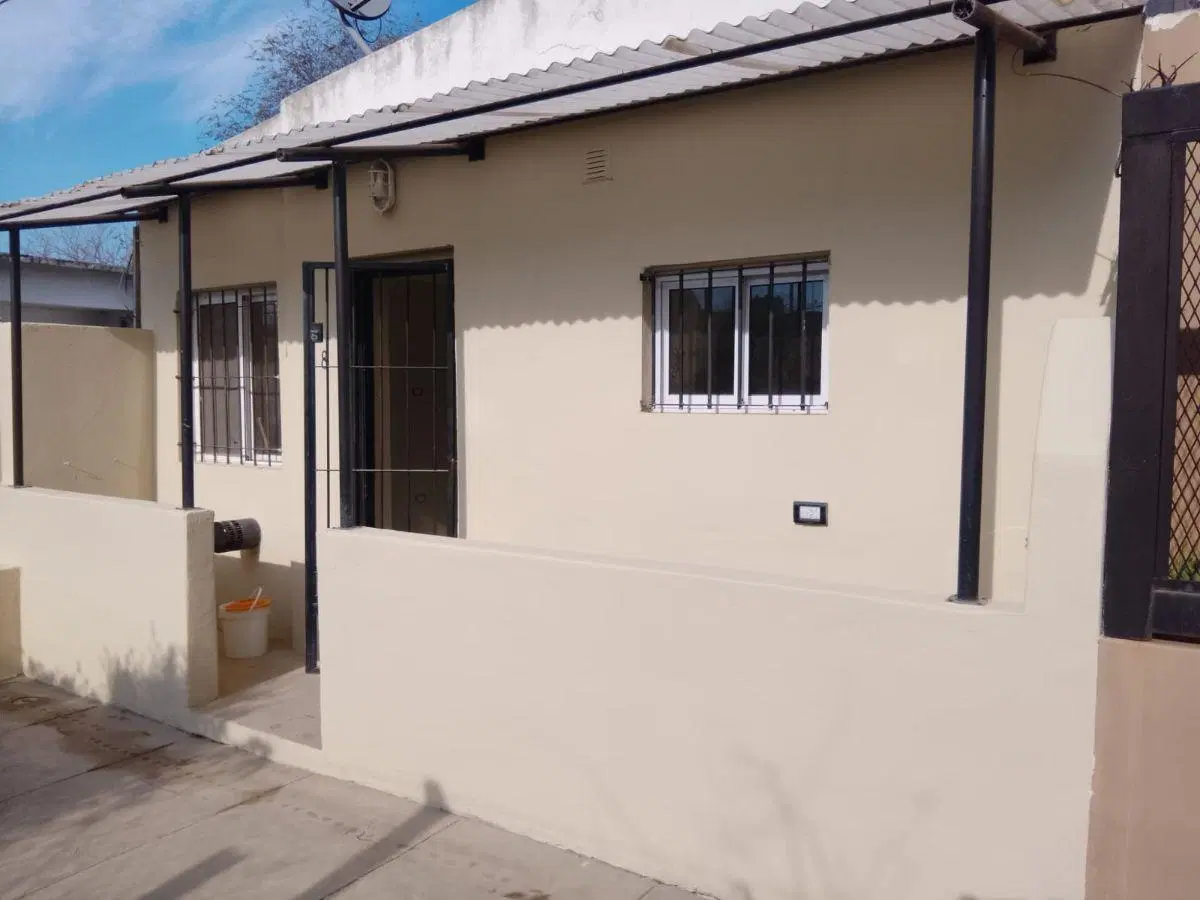 Casa 1 dormitorio en alquiler - Villa Elisa, La Plata 2