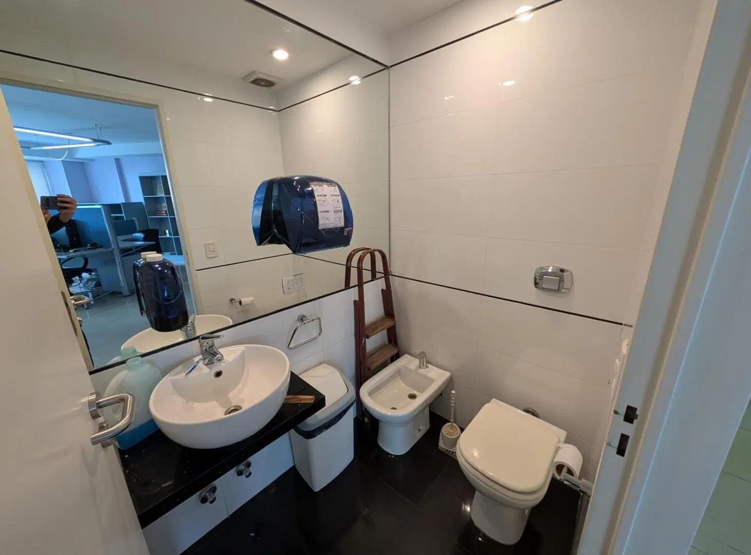 Alquiler/Venta de Excelente Oficina en el Centro 5