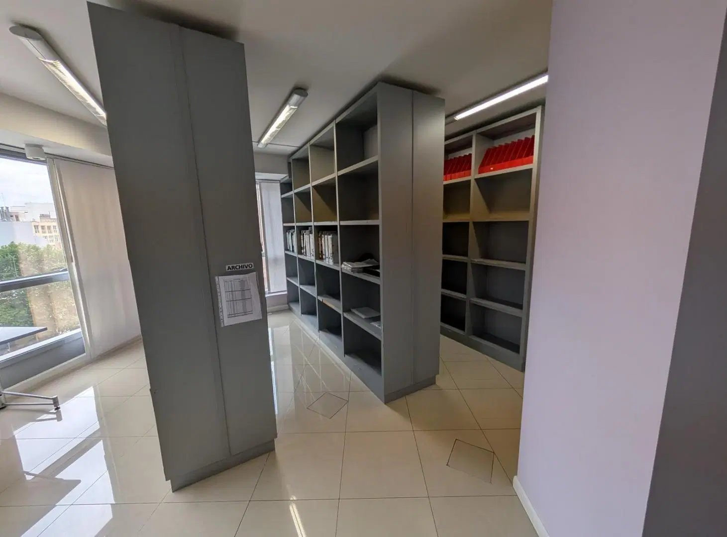 Alquiler/Venta de Excelente Oficina en el Centro 2