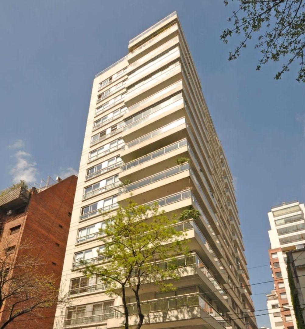 Exelente Departamento 4 Ambientes en Gran Torre en Palermo Chico