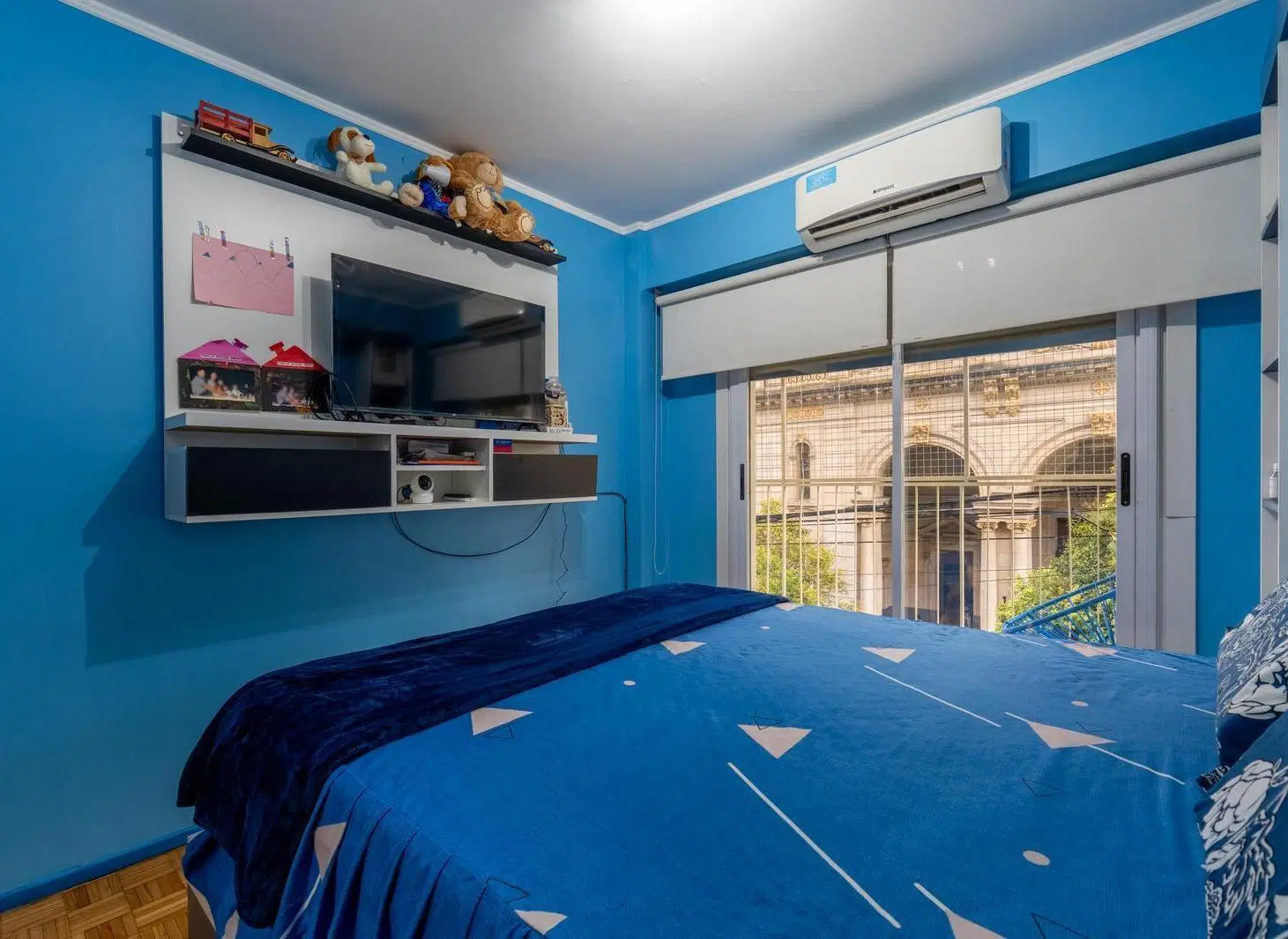 Departamento en Venta 4 ambientes con dependencia con cochera y seguridad 3