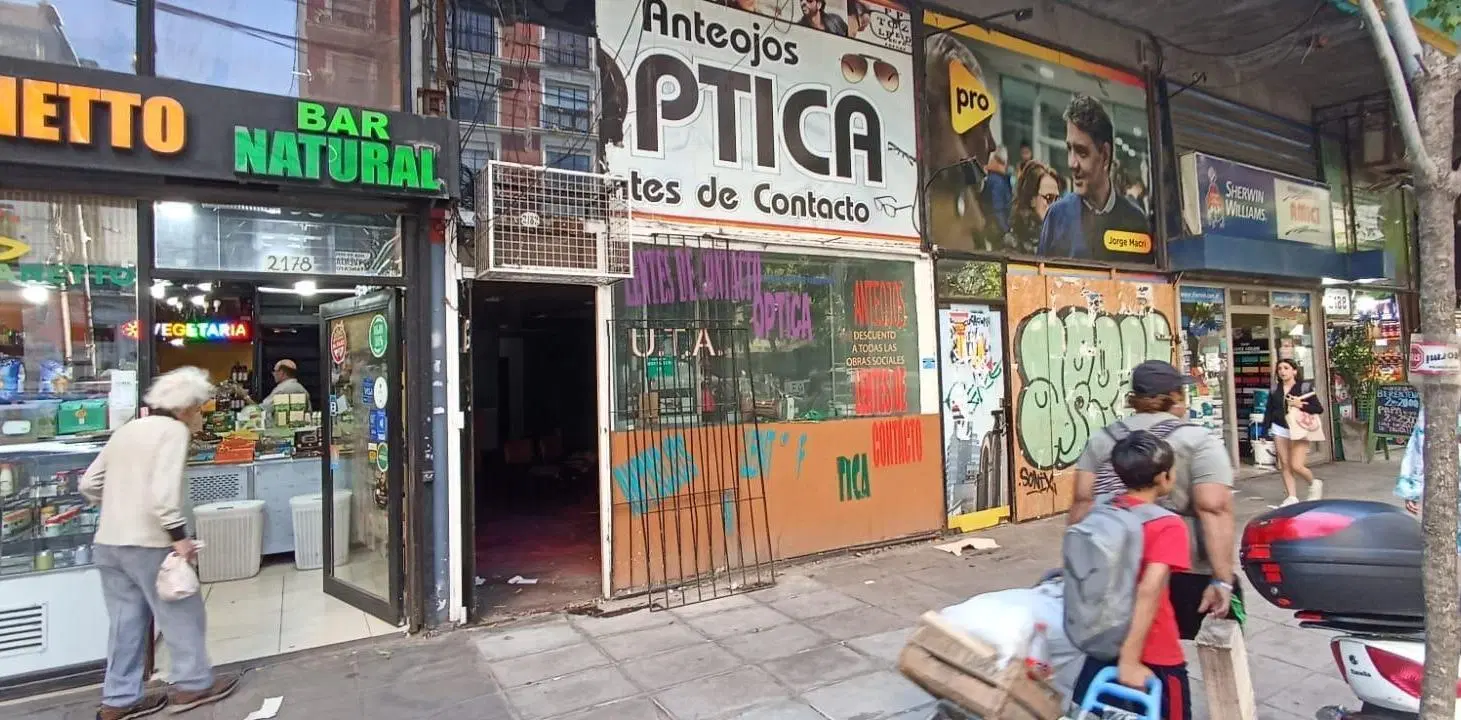 Local Apto Todo Rubro en Congreso Av. Rivadavia al 2100 1
