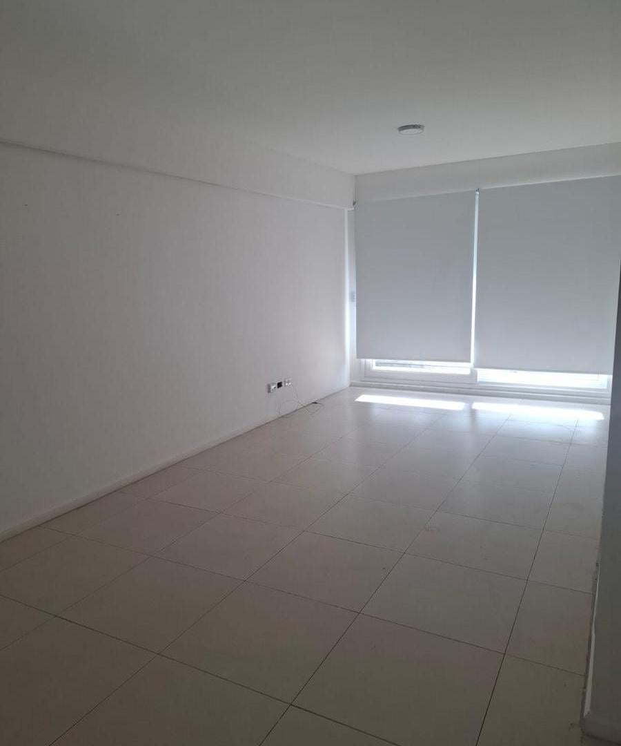 Departamento de 4 Ambientes con Cochera, en Belgrano