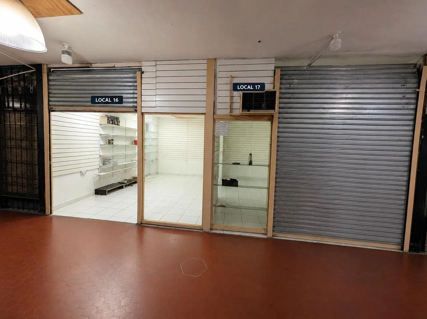 Local comercial en galeria, Once 5