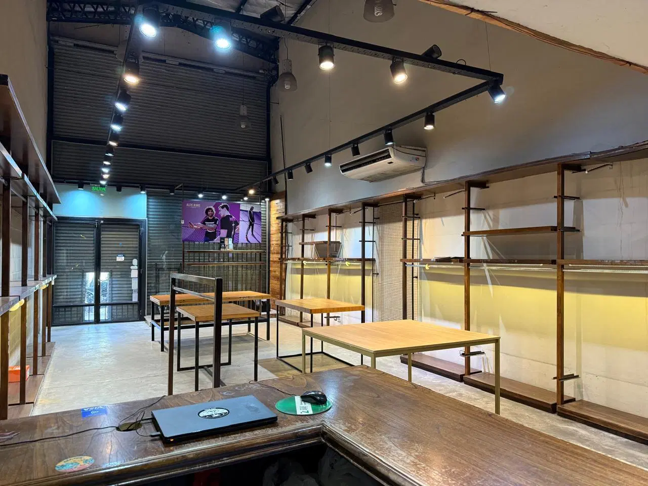 Local en Barracas zona outlet Herrera 2