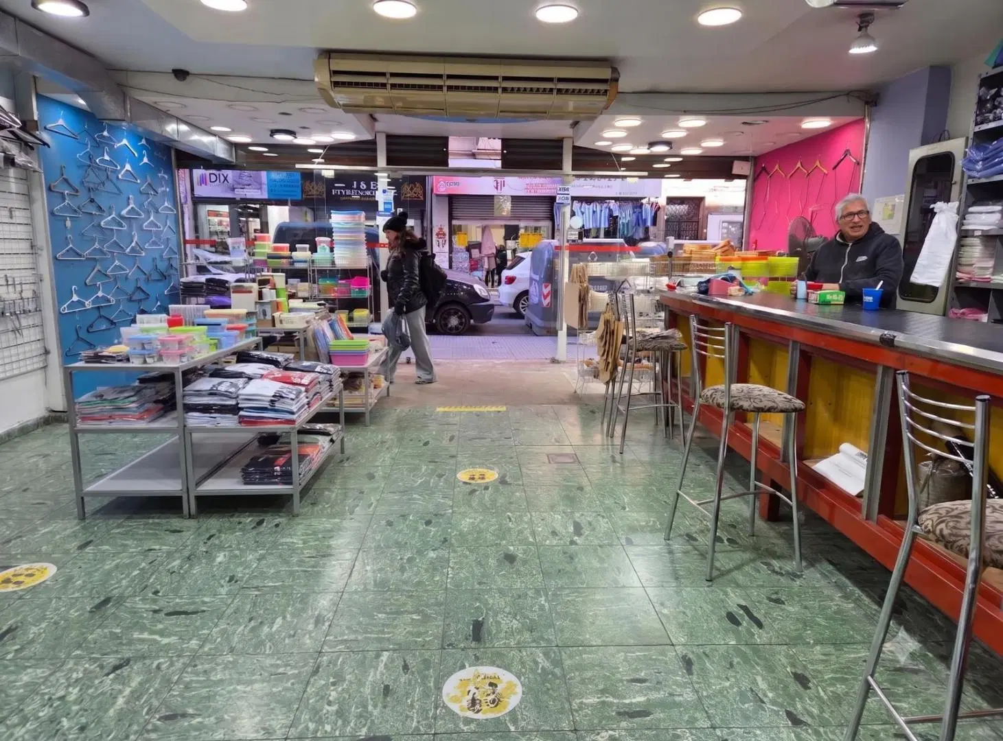 Local comercial en alquiler en pleno Once 8