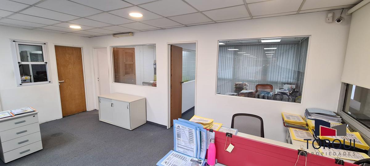 Maipú Al 200 - Oficina Amoblada - 8vo Piso 2