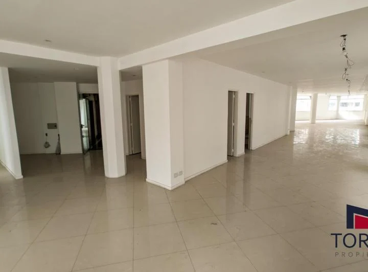 Oficina de 360?m² en Microcentro – 2do piso - Edificio Histórico - Roque Saenz Peña – 360° Vista 4