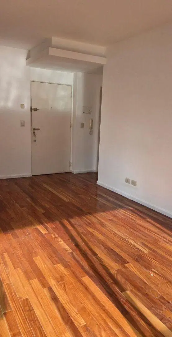 Excelente semipiso al fte, zona Isla. 3 amb c/ balcon corrido, coch y baul. SUM, parr, solarium 5
