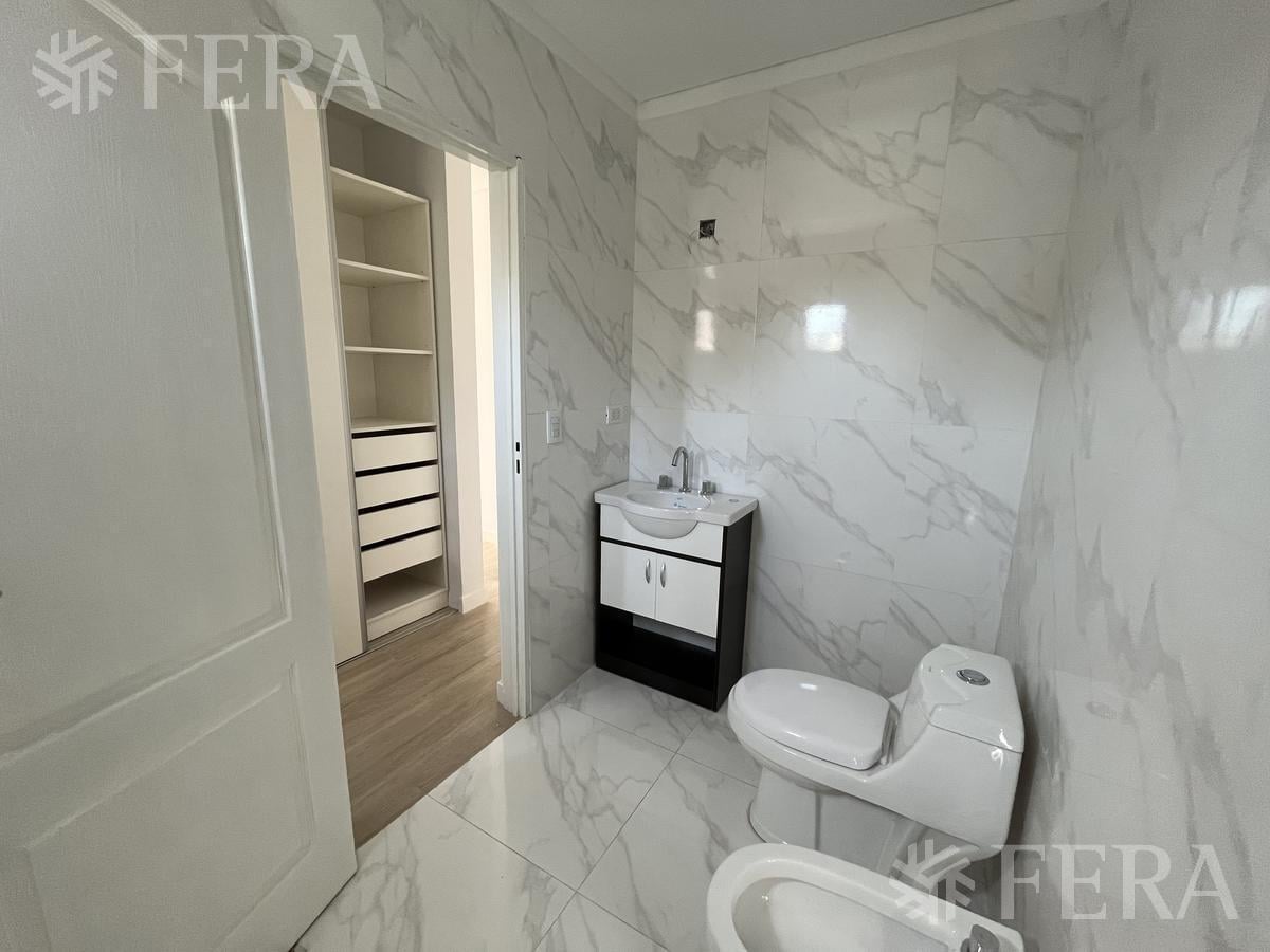 Venta de Departamento 1 ambiente con balcón y parrilla en Bernal