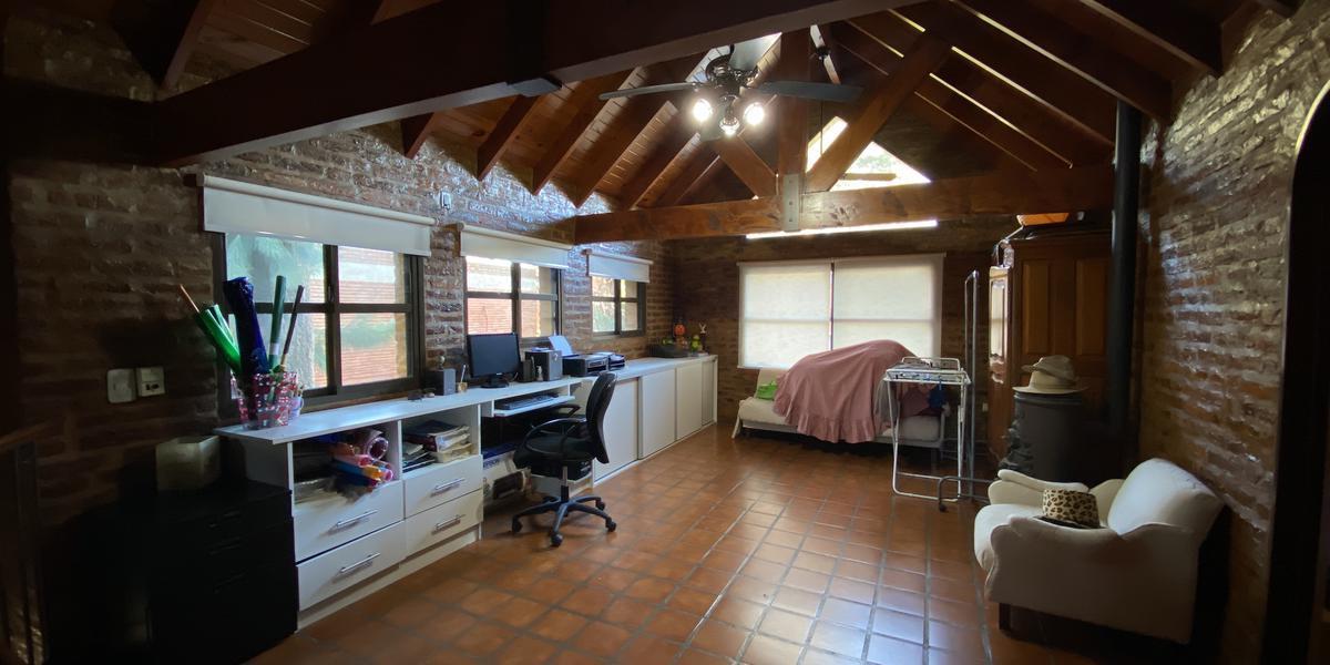 Venta Casa 5 Ambientes con Fondo Libre en Hudson 4