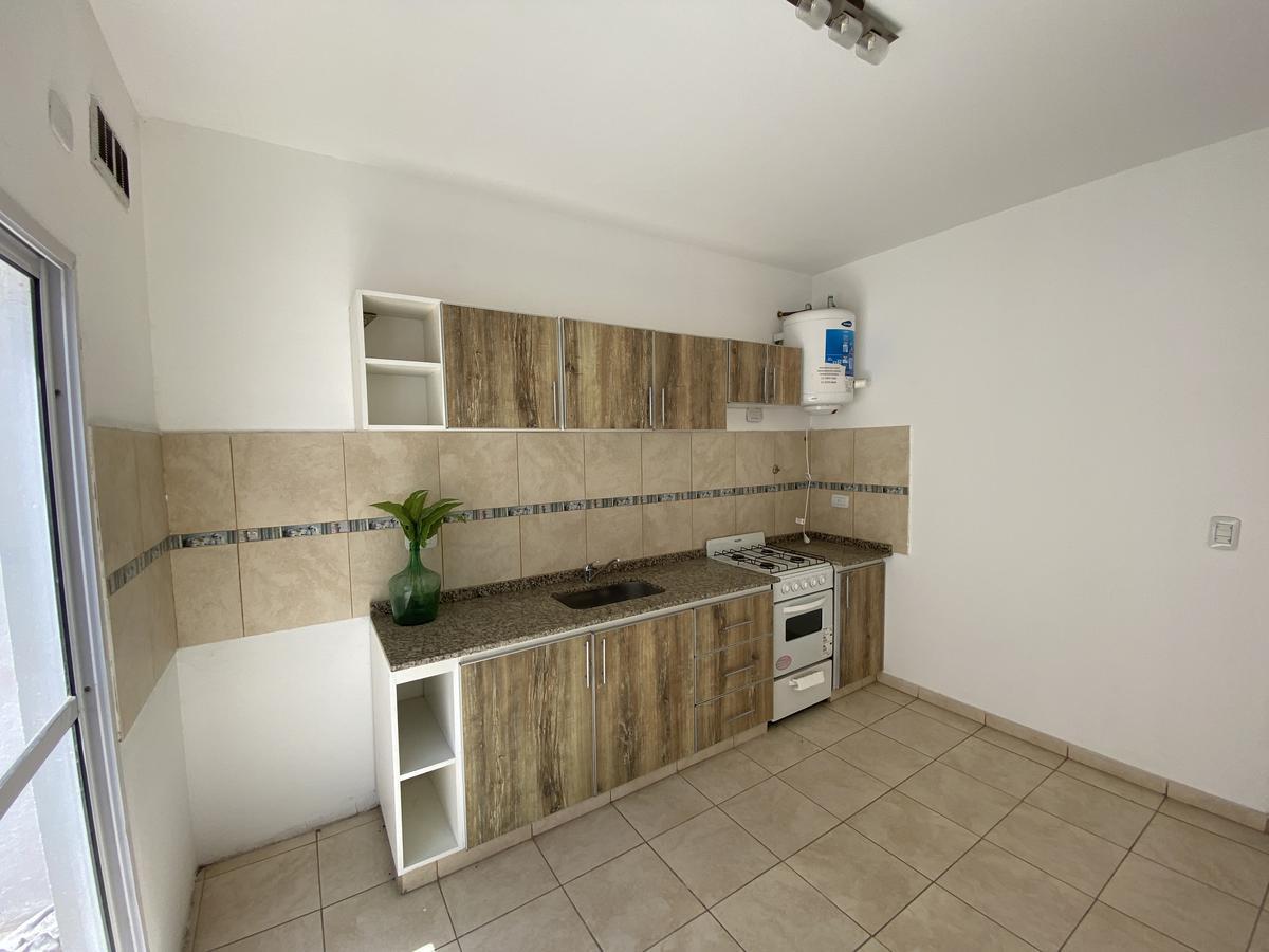 Venta Departamento Tipo Duplex 3 Ambientes con Patio en San Miguel 3