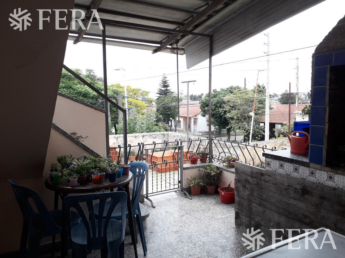 Venta de departamento tipo casa ph de 3 ambientes en Wilde (26338)