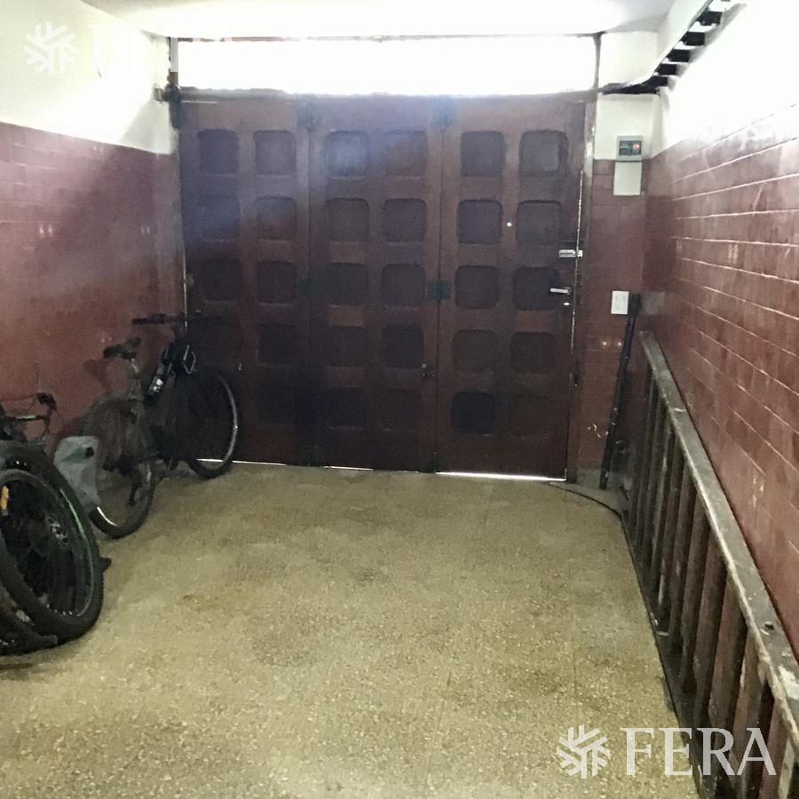 Venta Casa 6 Ambientes con Cochera, Patio con Parrilla y Terraza en Quilmes 2