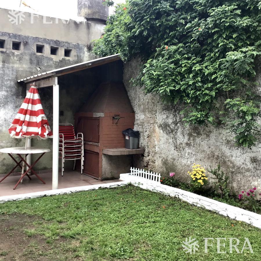 Venta Casa 6 Ambientes con Cochera, Patio con Parrilla y Terraza en Quilmes 1