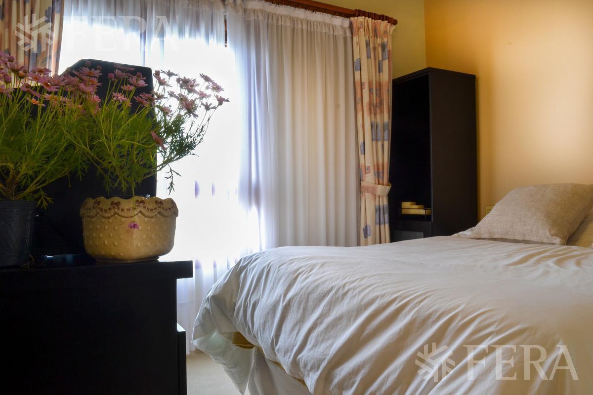 Venta Casa 5 Ambientes con Cochera y Piscina en Quilmes 4