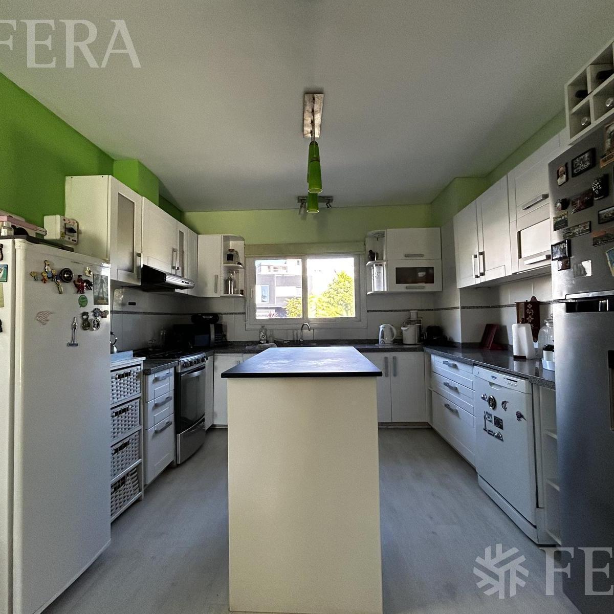Venta de casa de 4 ambientes con piscina en Nuevo Quilmes- Quilmes