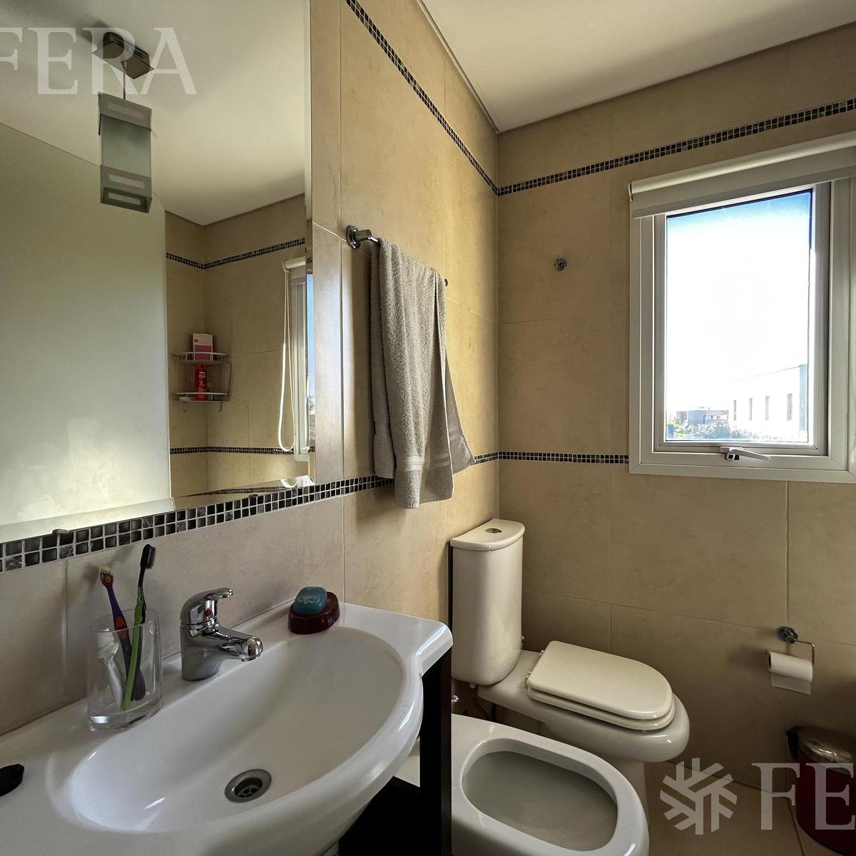 Foto de Venta de casa de 4 ambientes con piscina en Nuevo Quilmes- Quilmes, imagen 3