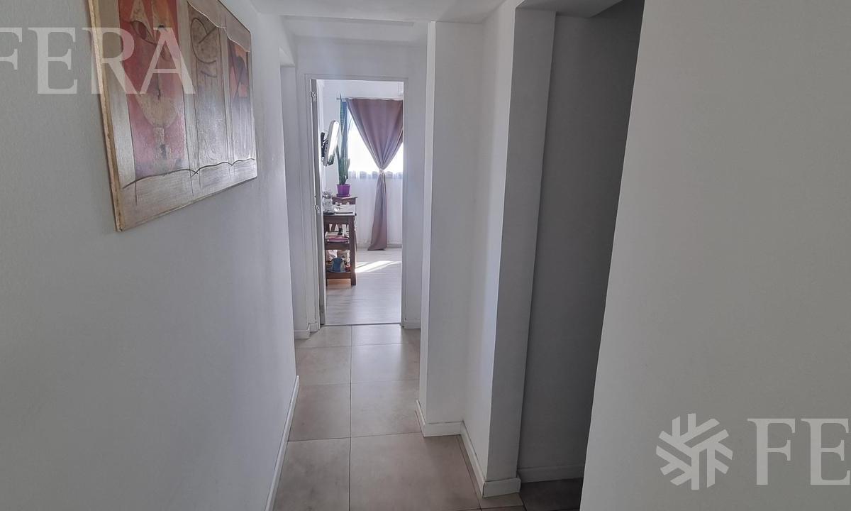 Foto de Venta Departamento de 4 ambientes con cochera y balcón en Avellaneda, imagen 2