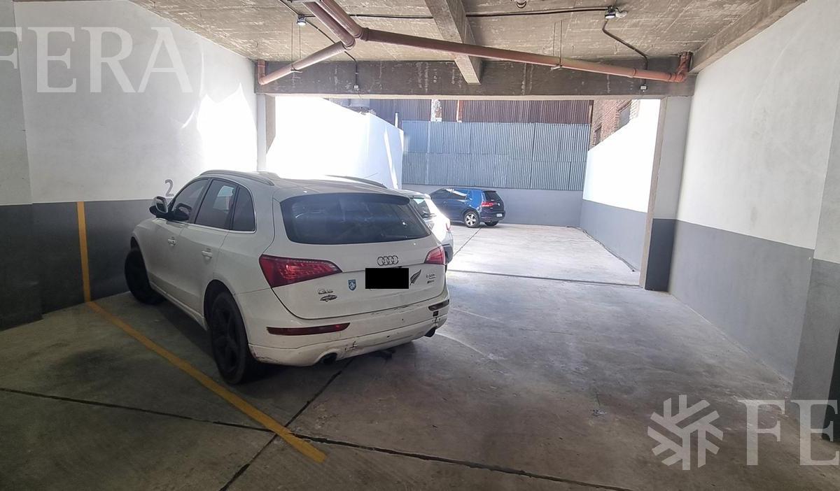 Foto de Venta Departamento de 4 ambientes con cochera y balcón en Avellaneda, imagen 3