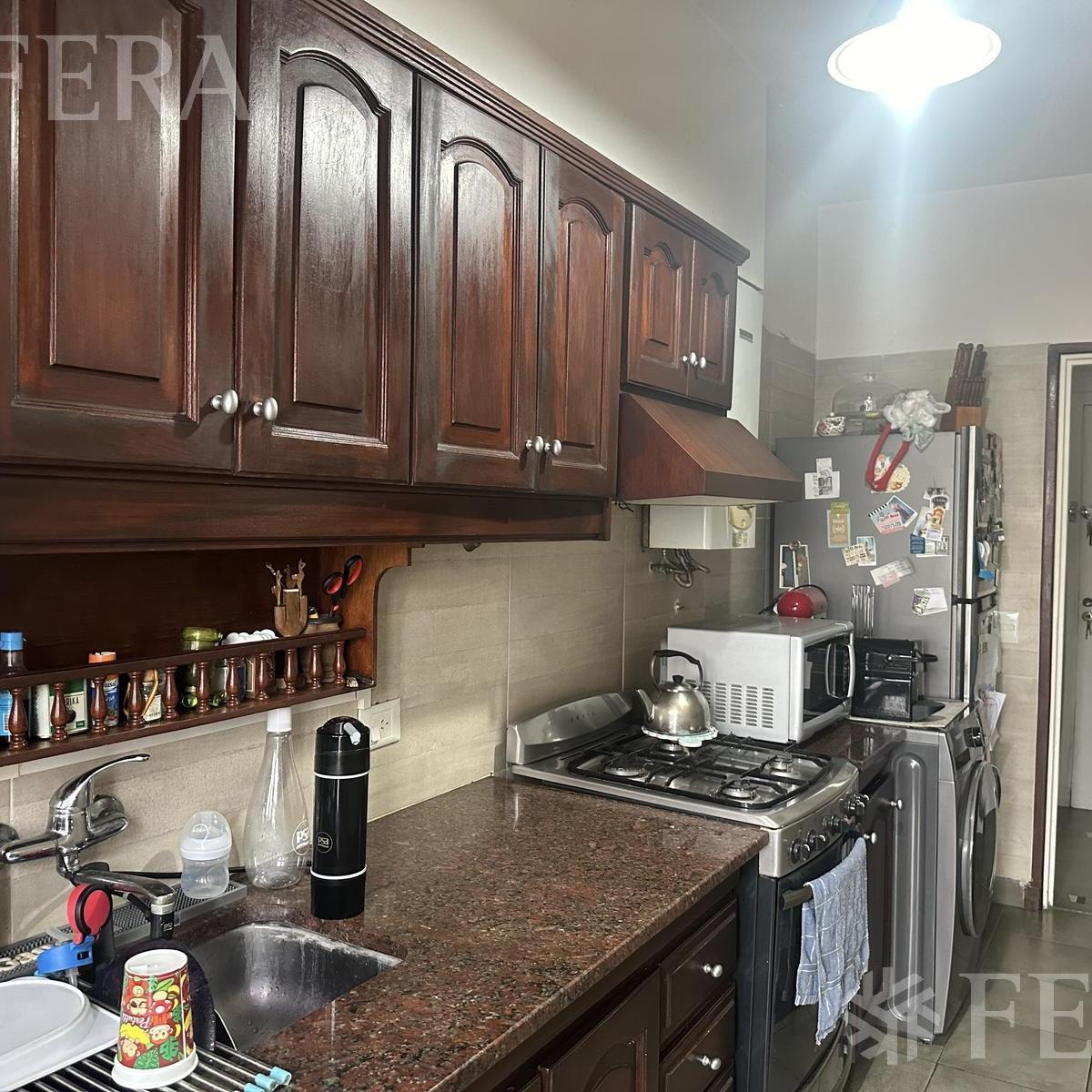 Venta de departamento de 3 ambientes con balcón en Wilde