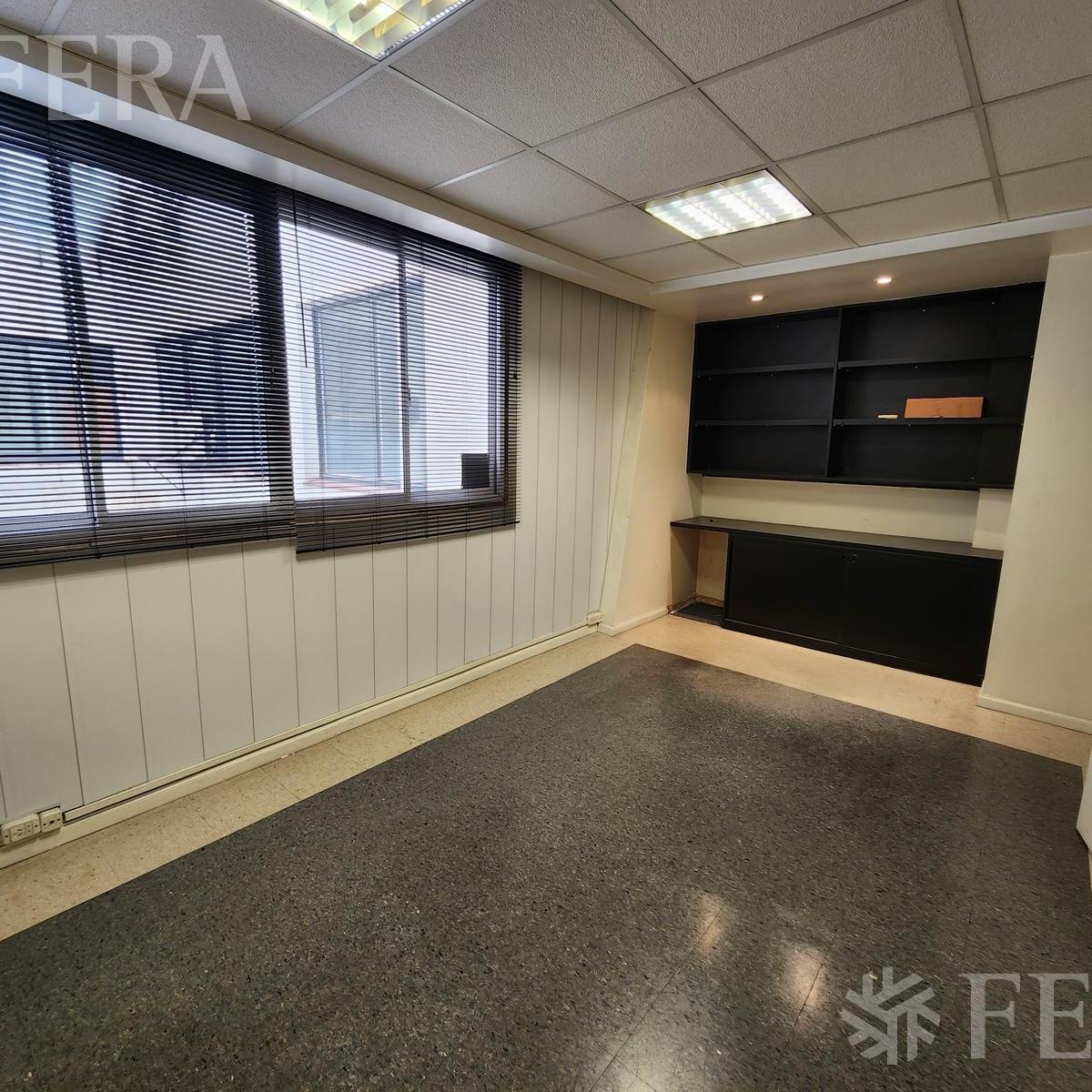 Venta de Oficina en Recoleta 4