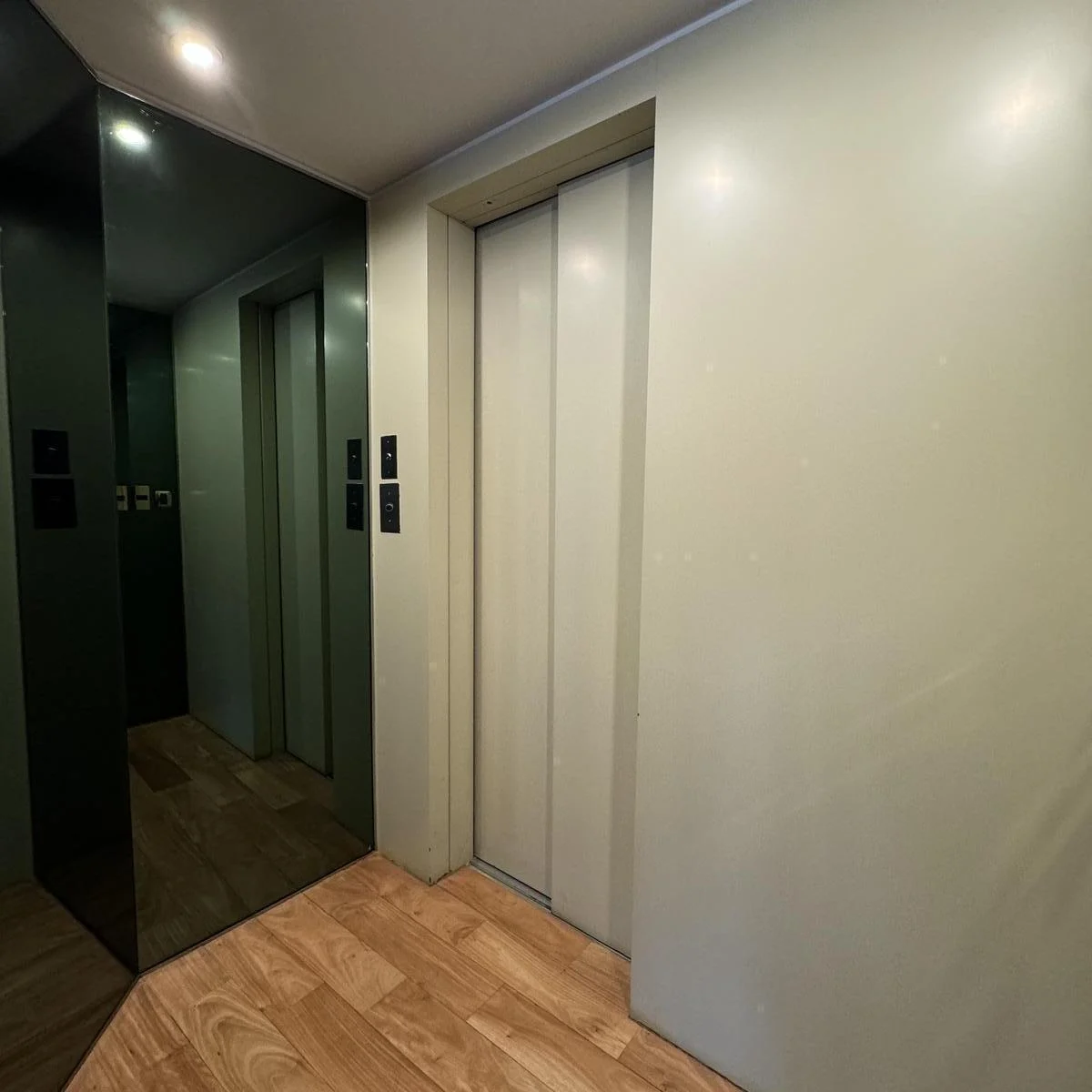 Venta Departamento de 5 Ambientes con Cochera y Balcón en Avellaneda Centro 3