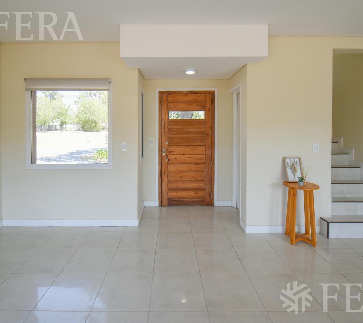 Venta de Casa 4 Ambientes en Guillermo E Hudson 1