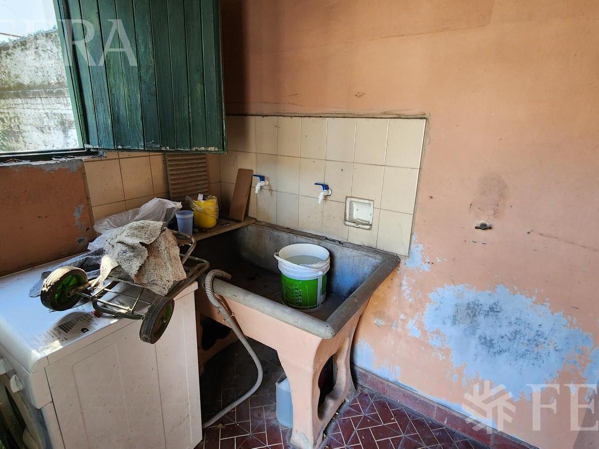 Venta de Casa 3 Ambientes con Jardin y Cochera en Quilmes 4
