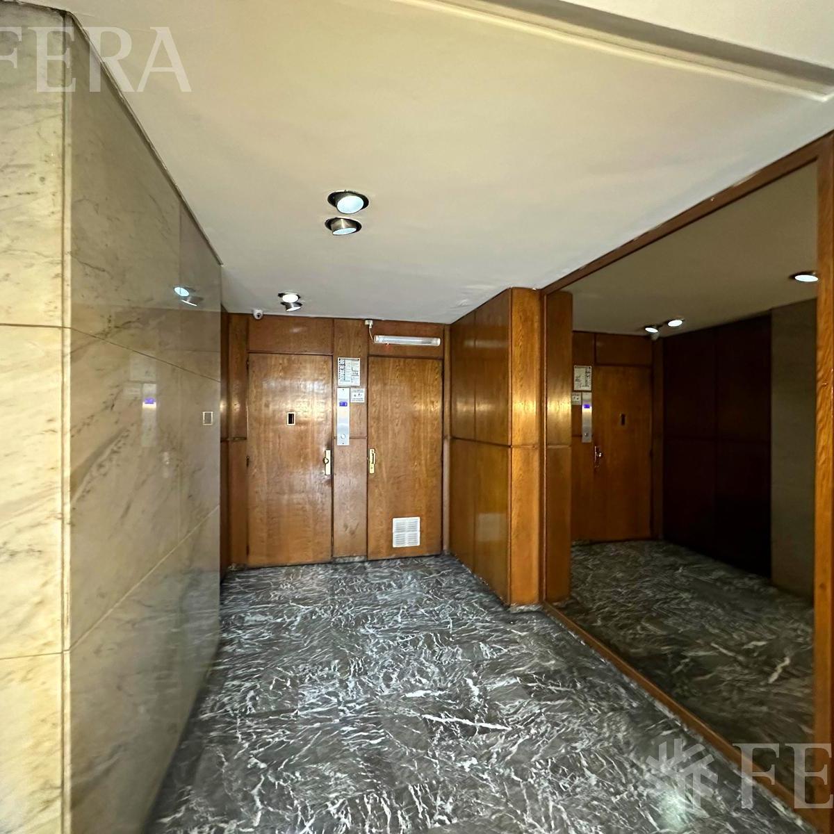 Venta Departamento 5 Ambientes con Balcón y Baulera en Avellaneda 3