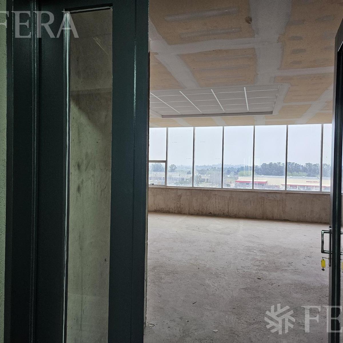 Venta de Oficina 67 m2 aprox en Office Tower Escobar