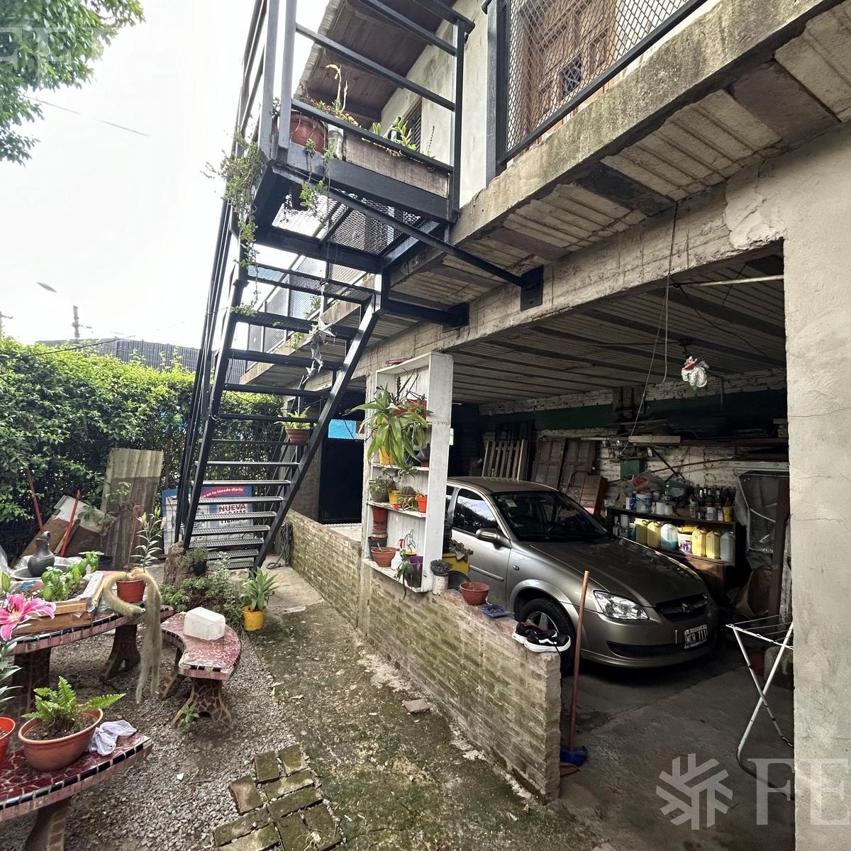 Venta de Casa 4 Ambientes con Cochera en Berazategui 1