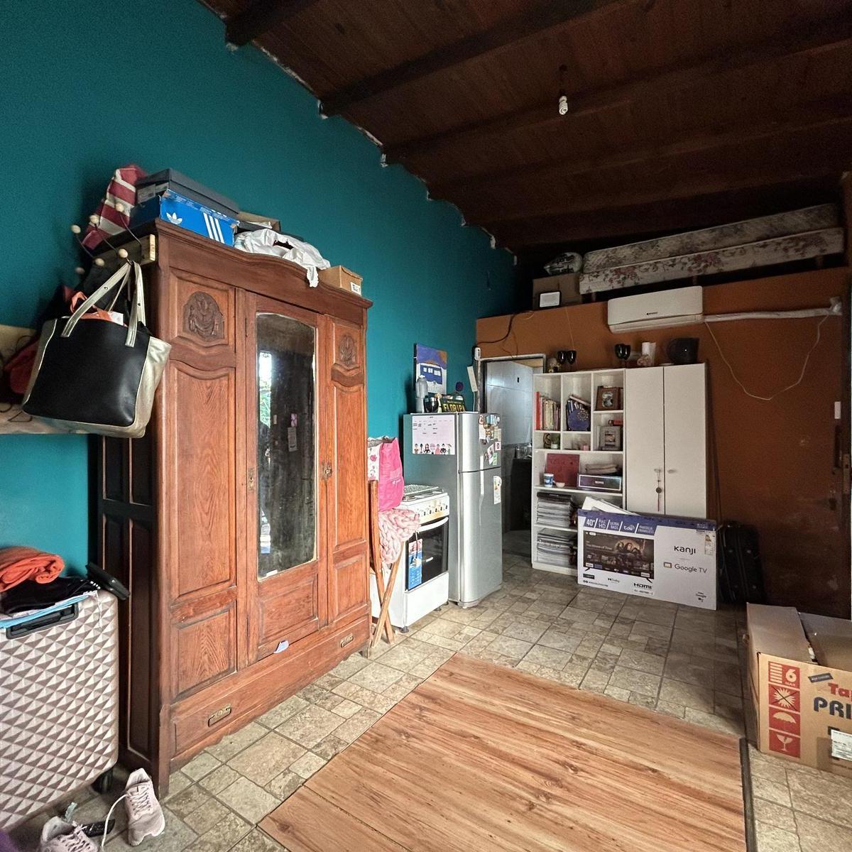 Venta de Casa 4 Ambientes con Cochera en Berazategui 3