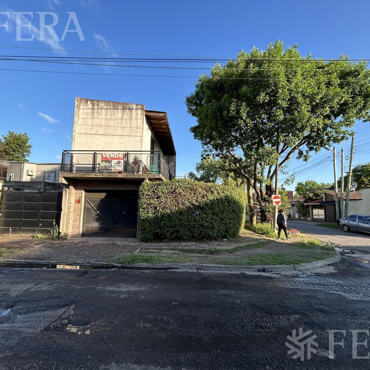 Venta de Casa 4 Ambientes con Cochera en Berazategui 4
