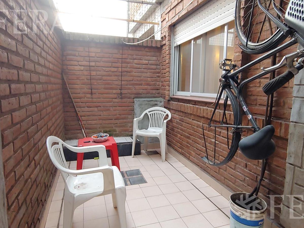 Foto de Venta de departamento de 4 ambientes con patio en Wilde, imagen 2