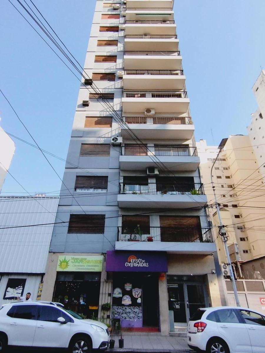 Venta Departamento 3 Ambientes con Balcón en Avellaneda 5