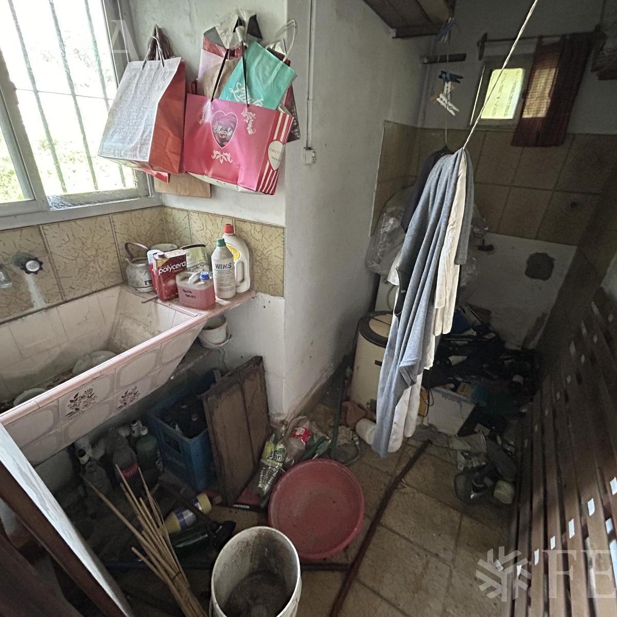 Venta de Casa en Berazategui a Reciclar 4