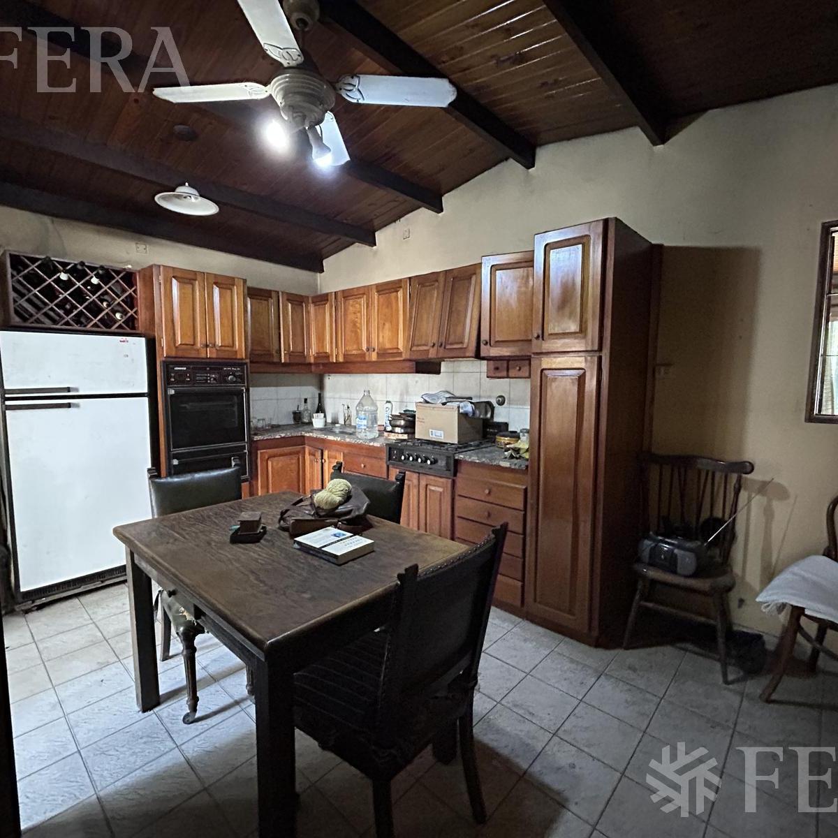 Venta de Casa en Berazategui a Reciclar 1