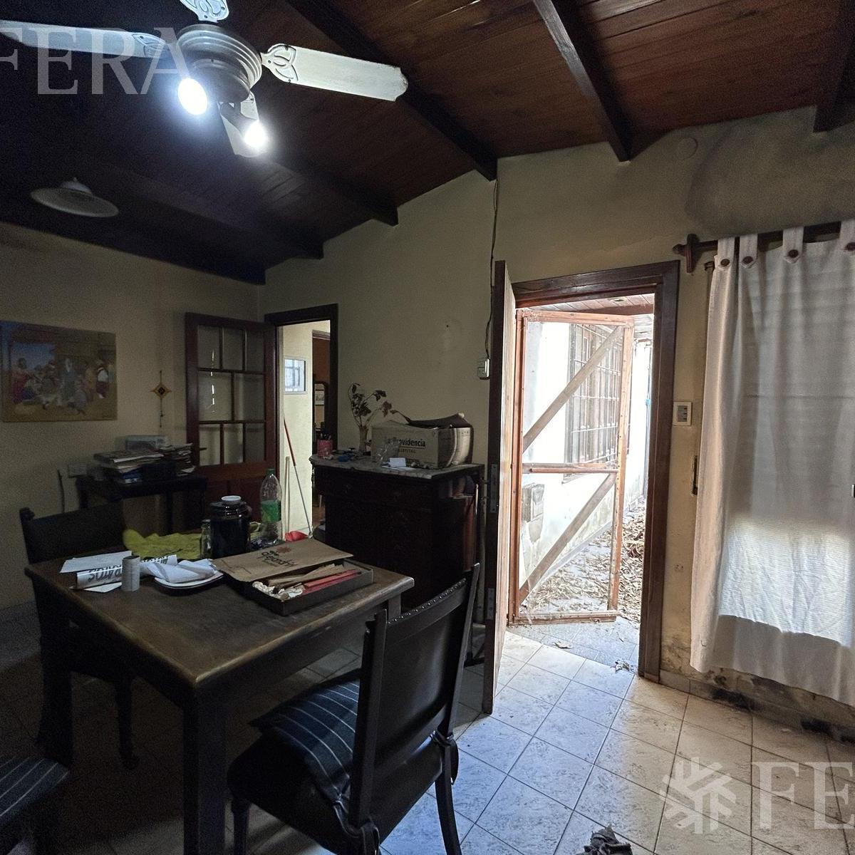 Venta de Casa en Berazategui a Reciclar 3