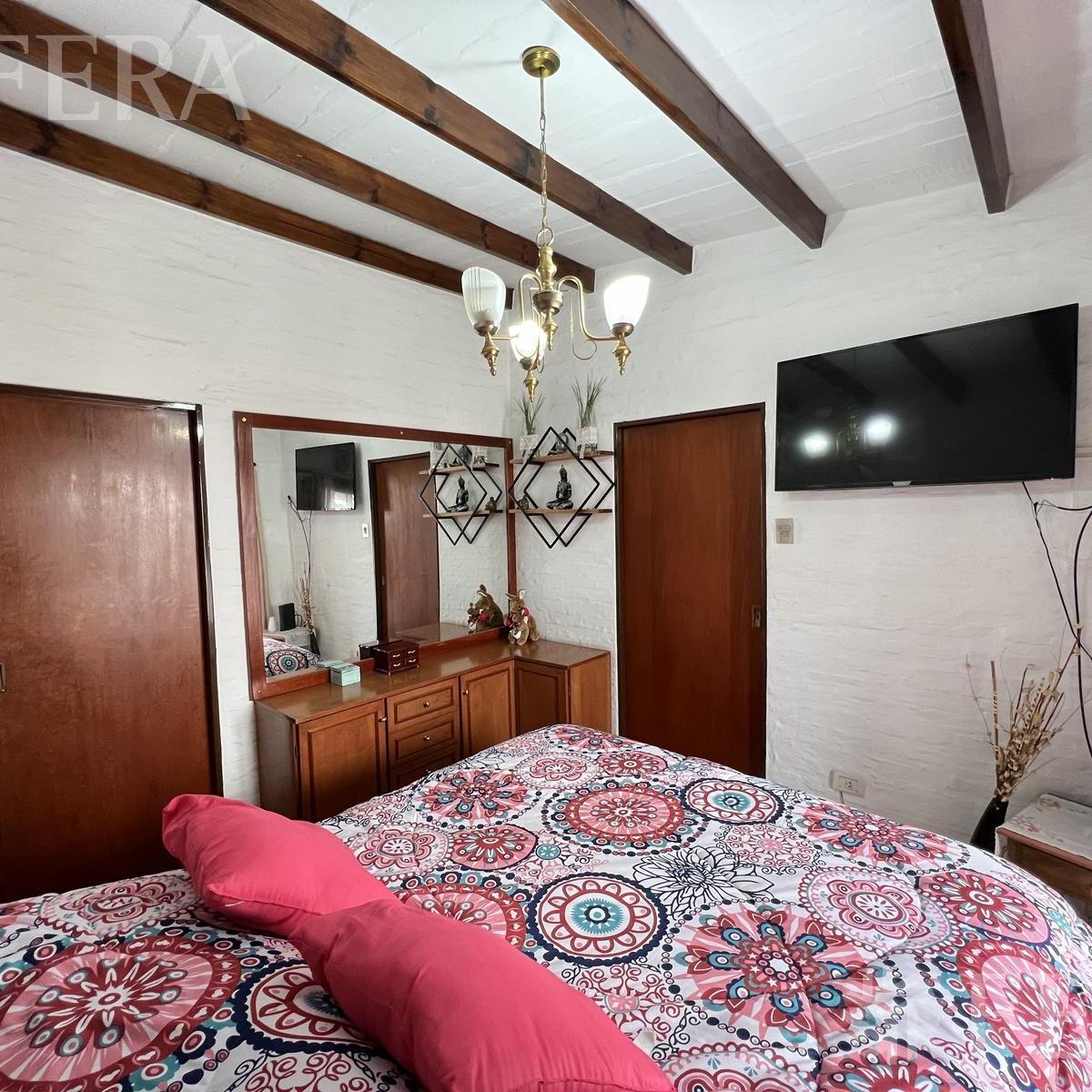 Venta casa 4 ambientes con quincho y cochera en Don Bosco