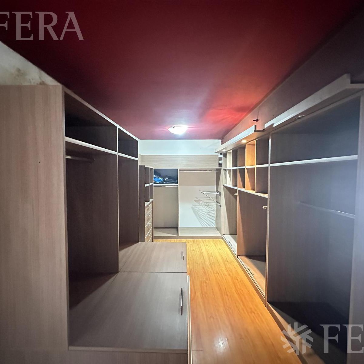 Venta de Departamento de 2 Ambientes con Cochera en Barracas 4