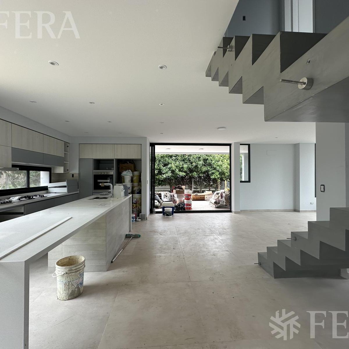 Venta Casa 4 Ambientes con Piscina en Barrio Las Golondrinas - Hudson 5