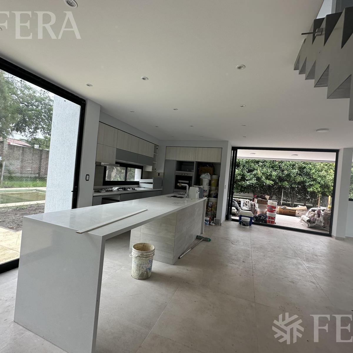 Venta Casa 4 Ambientes con Piscina en Barrio Las Golondrinas - Hudson 1